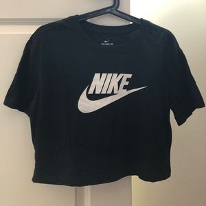 Nike Cropped Tee